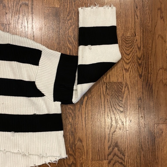 Princess Polly black & white striped destructed cotton ribbed sweater size S/M - Picture 4 of 7